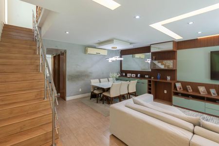 Casa à venda com 250m², 4 quartos e 3 vagasSala