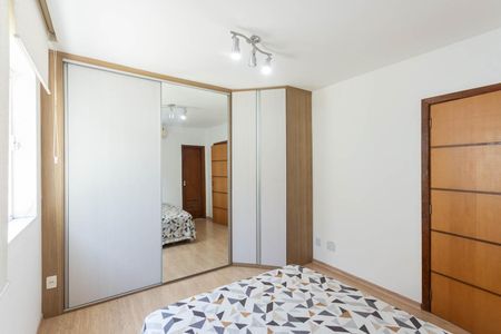 Casa à venda com 250m², 4 quartos e 3 vagasSuíte 3