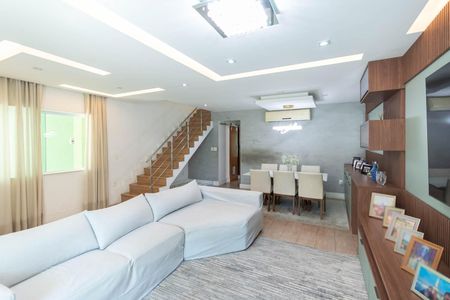 Sala de casa à venda com 4 quartos, 250m² em Grajaú, Rio de Janeiro