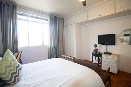 Apartamento à venda com 180m², 3 quartos e 1 vaga Apartamento à venda com 180m², 3 quartos e 1 vagaSuíte