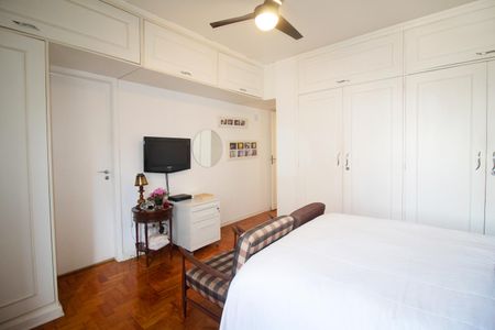 Apartamento à venda com 180m², 3 quartos e 1 vaga Apartamento à venda com 180m², 3 quartos e 1 vagaSuíte