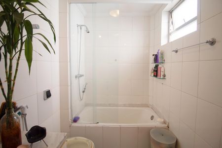 Apartamento à venda com 180m², 3 quartos e 1 vaga Apartamento à venda com 180m², 3 quartos e 1 vagaBanheiro