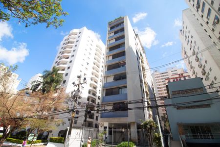 Apartamento à venda com 180m², 3 quartos e 1 vaga Apartamento à venda com 180m², 3 quartos e 1 vagaFachada