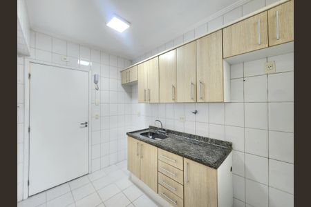 Apartamento para alugar com 72m², 2 quartos e 2 vagasCozinha