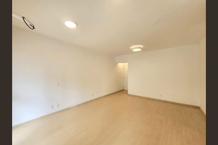 Apartamento para alugar com 72m², 2 quartos e 2 vagasSala