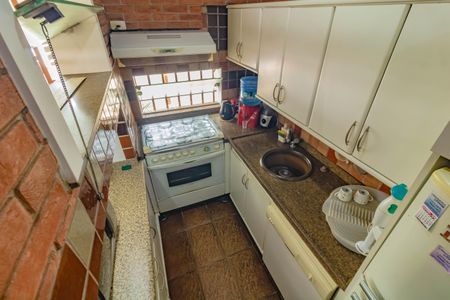 Casa à venda com 160m², 2 quartos e 4 vagas Casa à venda com 160m², 2 quartos e 4 vagasCozinha