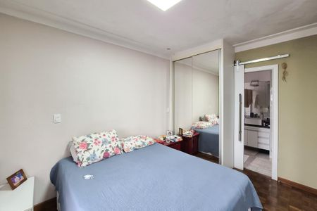 Apartamento à venda com 162m², 3 quartos e 2 vagas Apartamento à venda com 162m², 3 quartos e 2 vagasSuíte