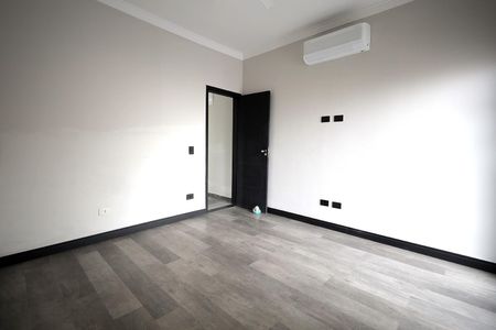 Casa à venda com 258m², 3 quartos e 2 vagasSuíte