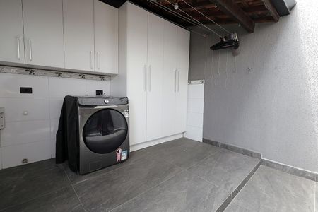 Casa à venda com 258m², 3 quartos e 2 vagasÁrea de Serviço