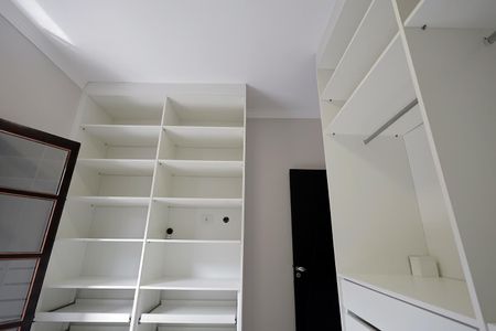 Casa à venda com 258m², 3 quartos e 2 vagasCloset