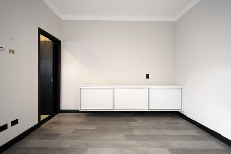 Casa à venda com 258m², 3 quartos e 2 vagasSuíte