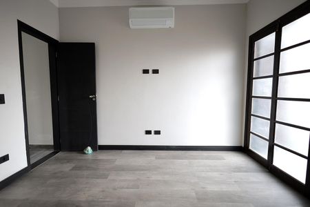 Casa à venda com 258m², 3 quartos e 2 vagasSuíte