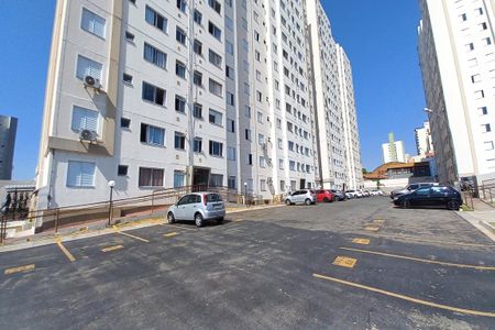 Apartamento à venda com 45m², 2 quartos e 1 vaga Apartamento à venda com 45m², 2 quartos e 1 vagaFachada