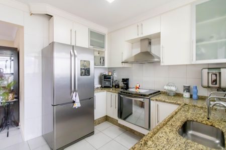 Apartamento à venda com 230m², 3 quartos e 3 vagas Apartamento à venda com 230m², 3 quartos e 3 vagasCozinha