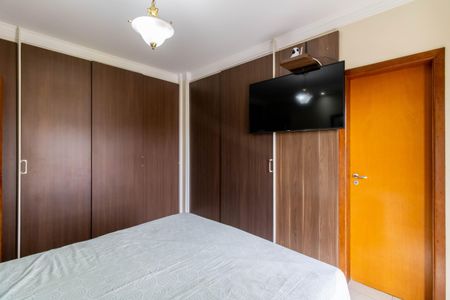 Apartamento à venda com 230m², 3 quartos e 3 vagas Apartamento à venda com 230m², 3 quartos e 3 vagasSuíte