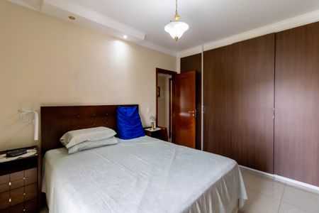 Apartamento à venda com 230m², 3 quartos e 3 vagas Apartamento à venda com 230m², 3 quartos e 3 vagasSuíte