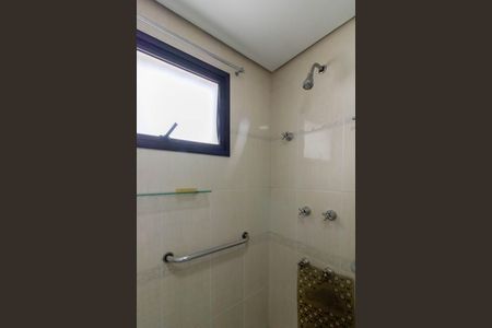 Apartamento à venda com 230m², 3 quartos e 3 vagas Apartamento à venda com 230m², 3 quartos e 3 vagasBanheiro da Suíte