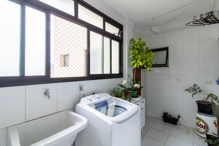 Apartamento à venda com 230m², 3 quartos e 3 vagas Apartamento à venda com 230m², 3 quartos e 3 vagasArea de Serviço