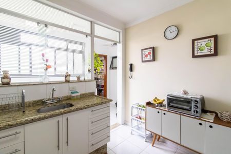 Apartamento à venda com 230m², 3 quartos e 3 vagas Apartamento à venda com 230m², 3 quartos e 3 vagasCozinha