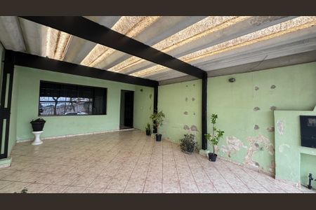 Casa à venda com 246m², 4 quartos e 2 vagas Casa à venda com 246m², 4 quartos e 2 vagasGaragem