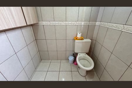 Casa à venda com 246m², 4 quartos e 2 vagas Casa à venda com 246m², 4 quartos e 2 vagasBanheiro da Suíte