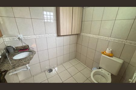 Casa à venda com 246m², 4 quartos e 2 vagas Casa à venda com 246m², 4 quartos e 2 vagasBanheiro da Suíte