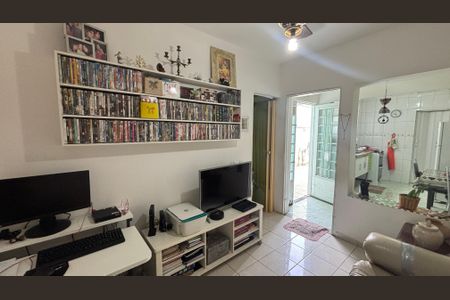 Casa à venda com 246m², 4 quartos e 2 vagas Casa à venda com 246m², 4 quartos e 2 vagasCasa 2 - Sala