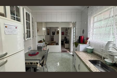 Casa à venda com 246m², 4 quartos e 2 vagas Casa à venda com 246m², 4 quartos e 2 vagasCasa 2 - Cozinha