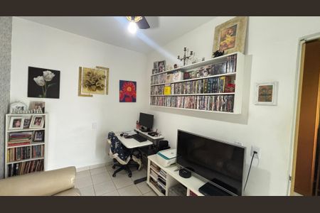 Casa à venda com 246m², 4 quartos e 2 vagas Casa à venda com 246m², 4 quartos e 2 vagasCasa 2 - Sala