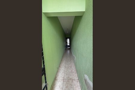 Casa à venda com 246m², 4 quartos e 2 vagas Casa à venda com 246m², 4 quartos e 2 vagasCorredor