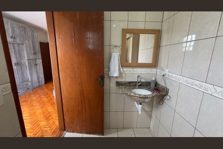 Casa à venda com 246m², 4 quartos e 2 vagas Casa à venda com 246m², 4 quartos e 2 vagasBanheiro da Suíte