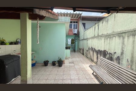 Casa à venda com 246m², 4 quartos e 2 vagas Casa à venda com 246m², 4 quartos e 2 vagasÁrea de Serviço