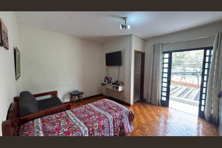 Casa à venda com 246m², 4 quartos e 2 vagas Casa à venda com 246m², 4 quartos e 2 vagasSuite