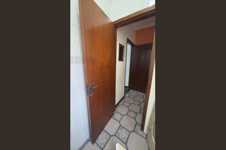 Casa à venda com 246m², 4 quartos e 2 vagas Casa à venda com 246m², 4 quartos e 2 vagasLavabo