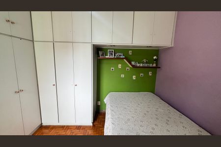 Casa à venda com 246m², 4 quartos e 2 vagas Casa à venda com 246m², 4 quartos e 2 vagasQuarto 1