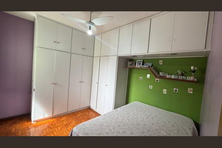 Casa à venda com 246m², 4 quartos e 2 vagas Casa à venda com 246m², 4 quartos e 2 vagasQuarto 1