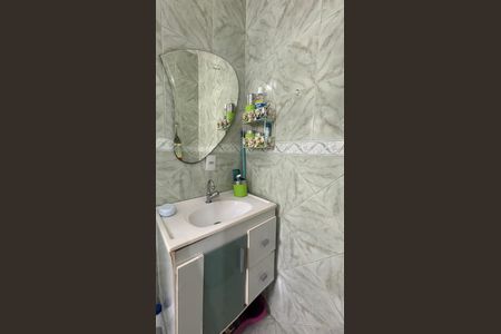 Casa à venda com 246m², 4 quartos e 2 vagas Casa à venda com 246m², 4 quartos e 2 vagasCasa 2 - Banheiro