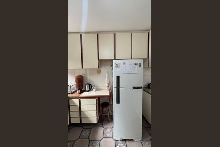 Casa à venda com 246m², 4 quartos e 2 vagas Casa à venda com 246m², 4 quartos e 2 vagasCozinha