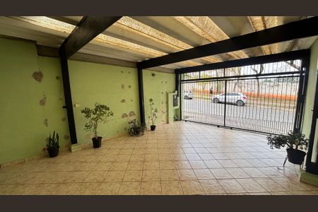 Casa à venda com 246m², 4 quartos e 2 vagas Casa à venda com 246m², 4 quartos e 2 vagasGaragem