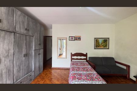 Casa à venda com 246m², 4 quartos e 2 vagas Casa à venda com 246m², 4 quartos e 2 vagasSuite