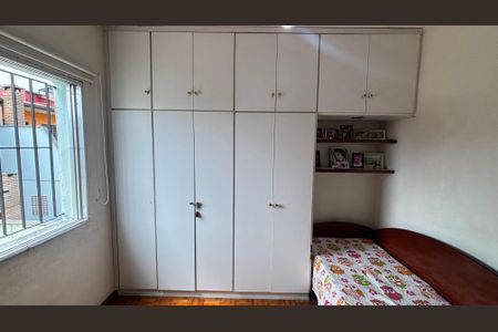 Casa à venda com 246m², 4 quartos e 2 vagas Casa à venda com 246m², 4 quartos e 2 vagasQuarto 2