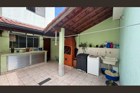 Casa à venda com 246m², 4 quartos e 2 vagas Casa à venda com 246m², 4 quartos e 2 vagasÁrea de Serviço