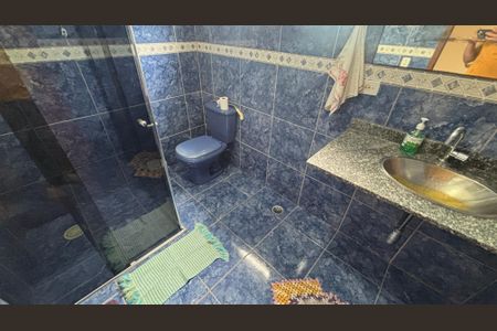 Casa à venda com 246m², 4 quartos e 2 vagas Casa à venda com 246m², 4 quartos e 2 vagasBanheiro