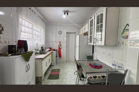 Casa à venda com 246m², 4 quartos e 2 vagas Casa à venda com 246m², 4 quartos e 2 vagasCasa 2 - Cozinha