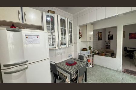 Casa à venda com 246m², 4 quartos e 2 vagas Casa à venda com 246m², 4 quartos e 2 vagasCasa 2 - Cozinha