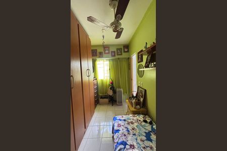 Casa à venda com 246m², 4 quartos e 2 vagas Casa à venda com 246m², 4 quartos e 2 vagasCasa 2 - Quarto