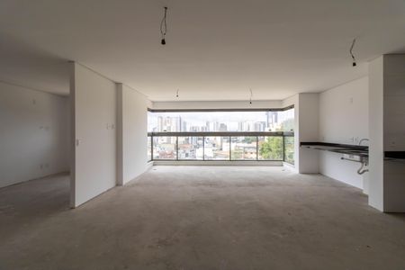 Apartamento à venda com 150m², 4 quartos e 3 vagas Apartamento à venda com 150m², 4 quartos e 3 vagasVaranda