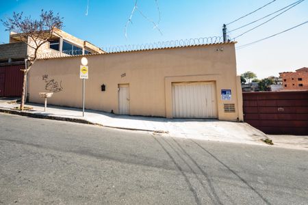 Casa para alugar com 300m², 5 quartos e sem vagaFachada