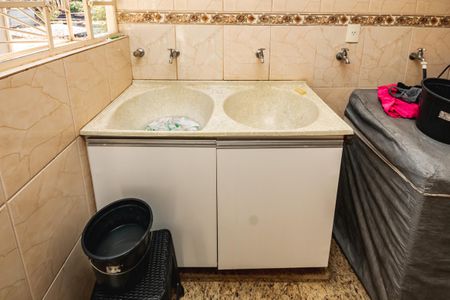 Casa para alugar com 300m², 5 quartos e sem vagaÁrea de Serviço