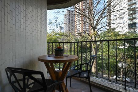 Apartamento para alugar com 350m², 4 quartos e 4 vagasVaranda da Suíte 1
